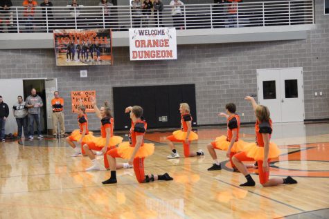 NC football players perform "Football Ballet".