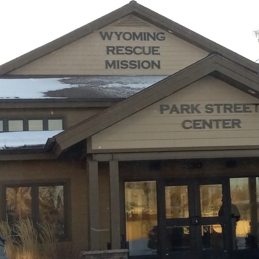 Brown building with Wyoming Rescue Mission on front.